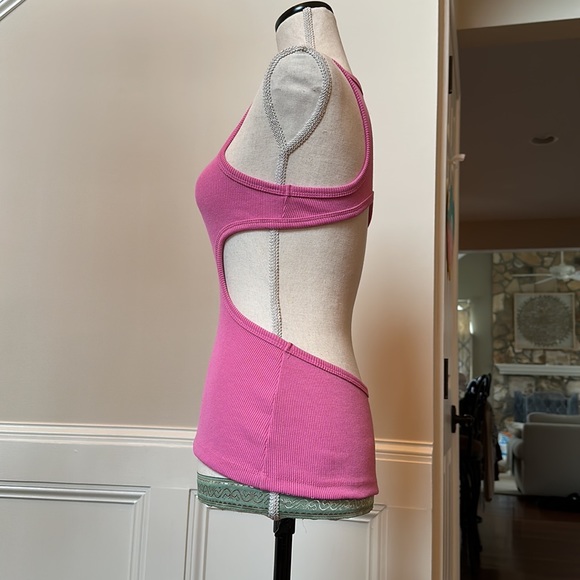 Backless tank - Picture 2 of 3